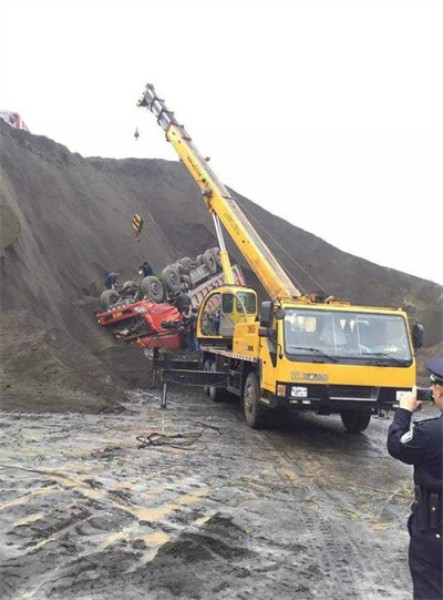 林周上犹道路救援